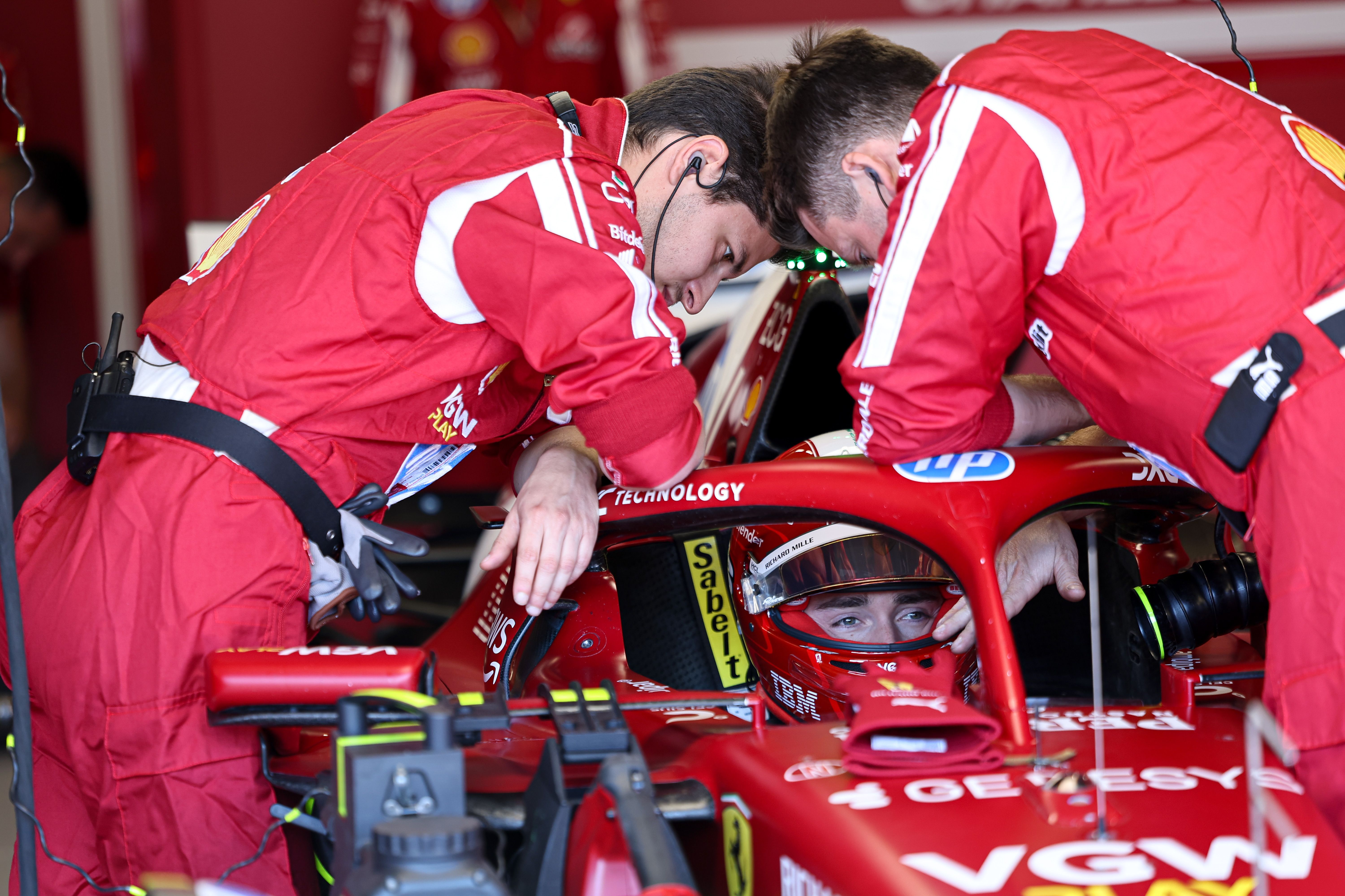 索伯车队完胜迈凯伦，维斯塔潘点燃赛场