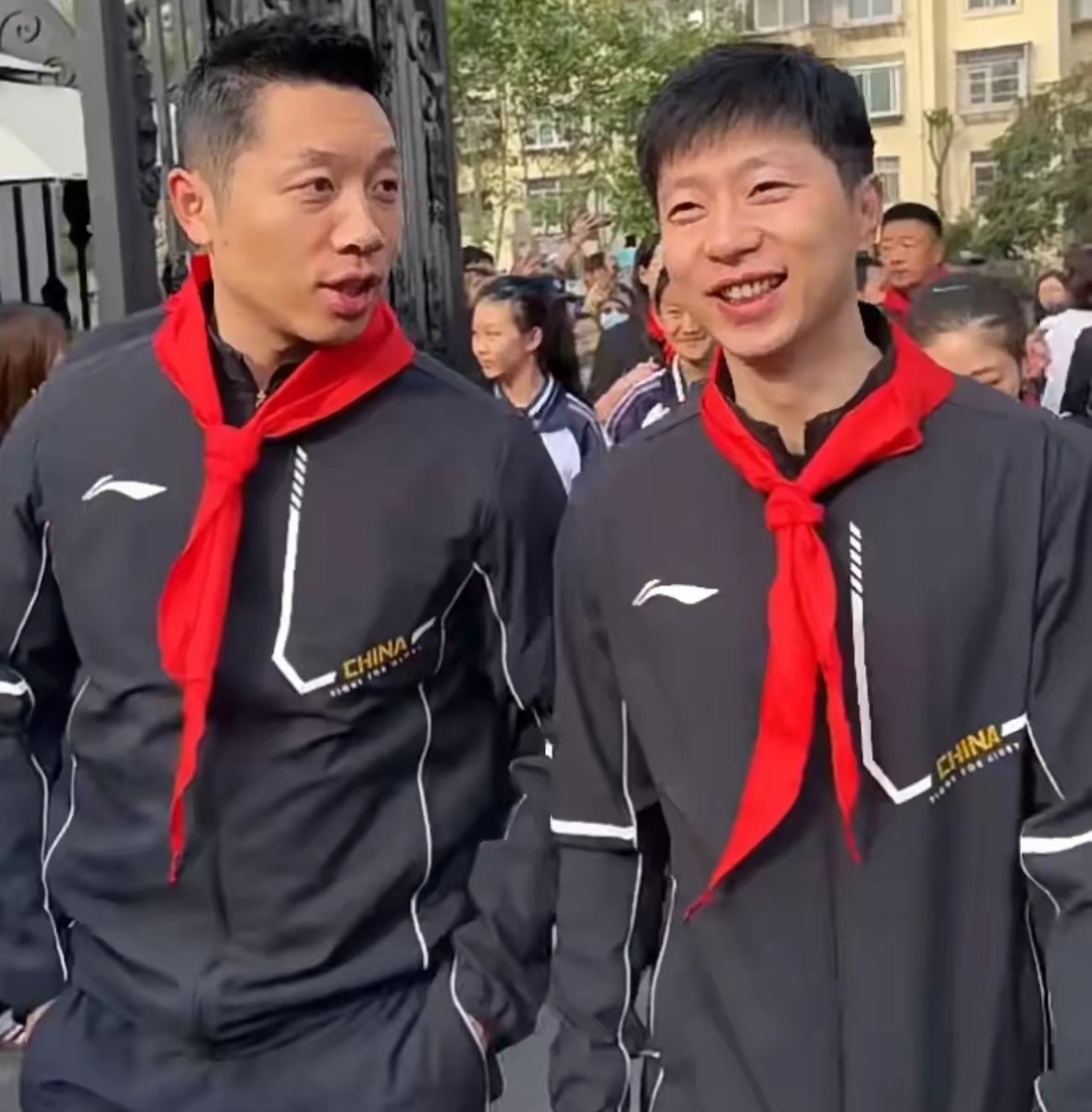 法国队碾压中国队,许昕惊艳四座 法国队碾压中国队,许昕惊艳四座