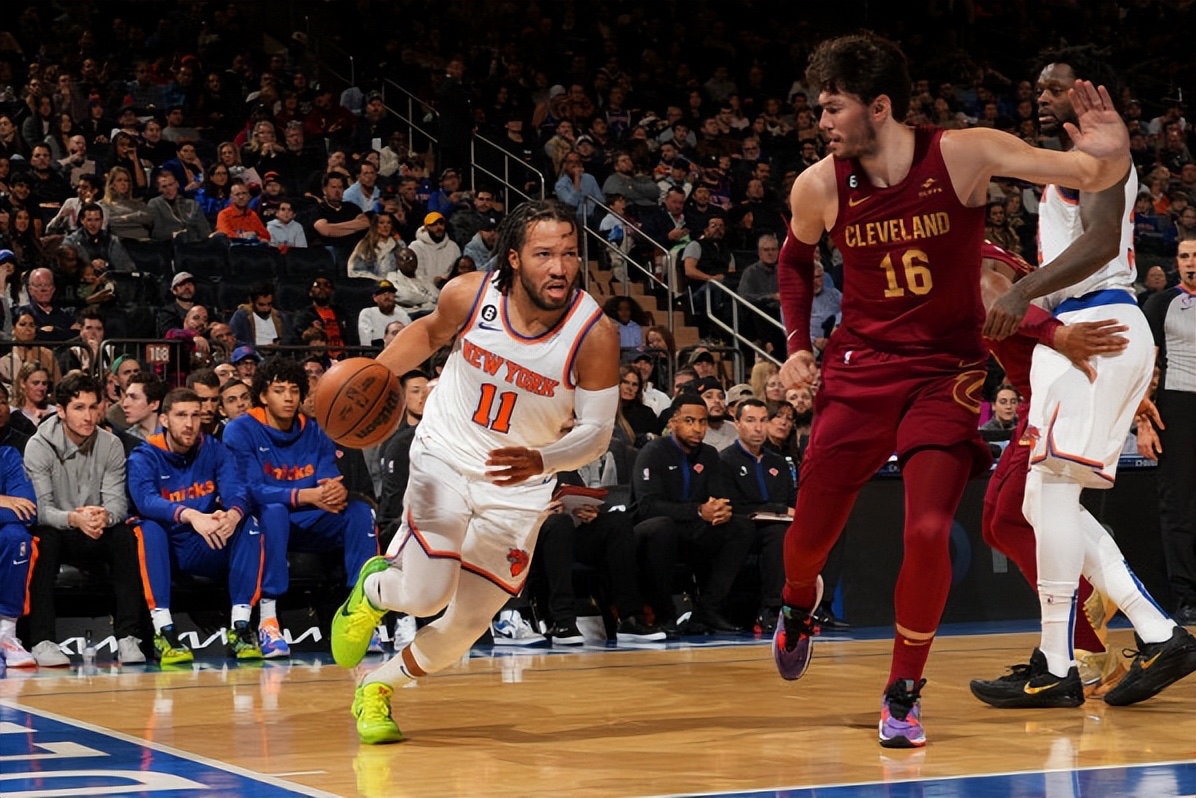 骑士轻取山东队，布伦森带队取胜