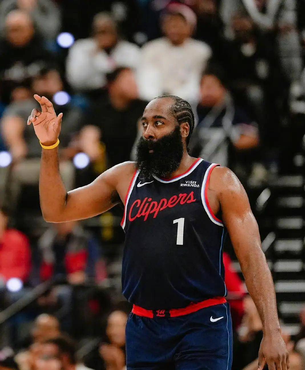 快船主帅发挥战术智慧,破敌如麻 快船主帅发挥战术智慧,破敌如麻