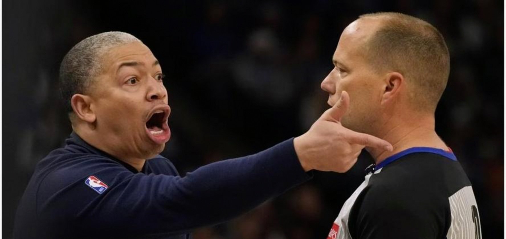 快船主帅发挥战术智慧,破敌如麻 快船主帅发挥战术智慧,破敌如麻