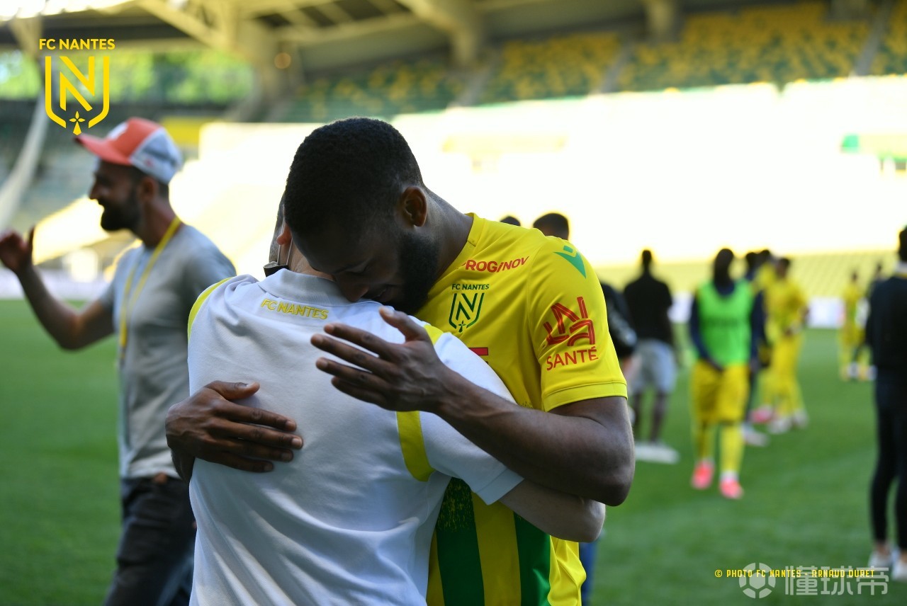 南特客场喜迎胜利，保持领跑优势